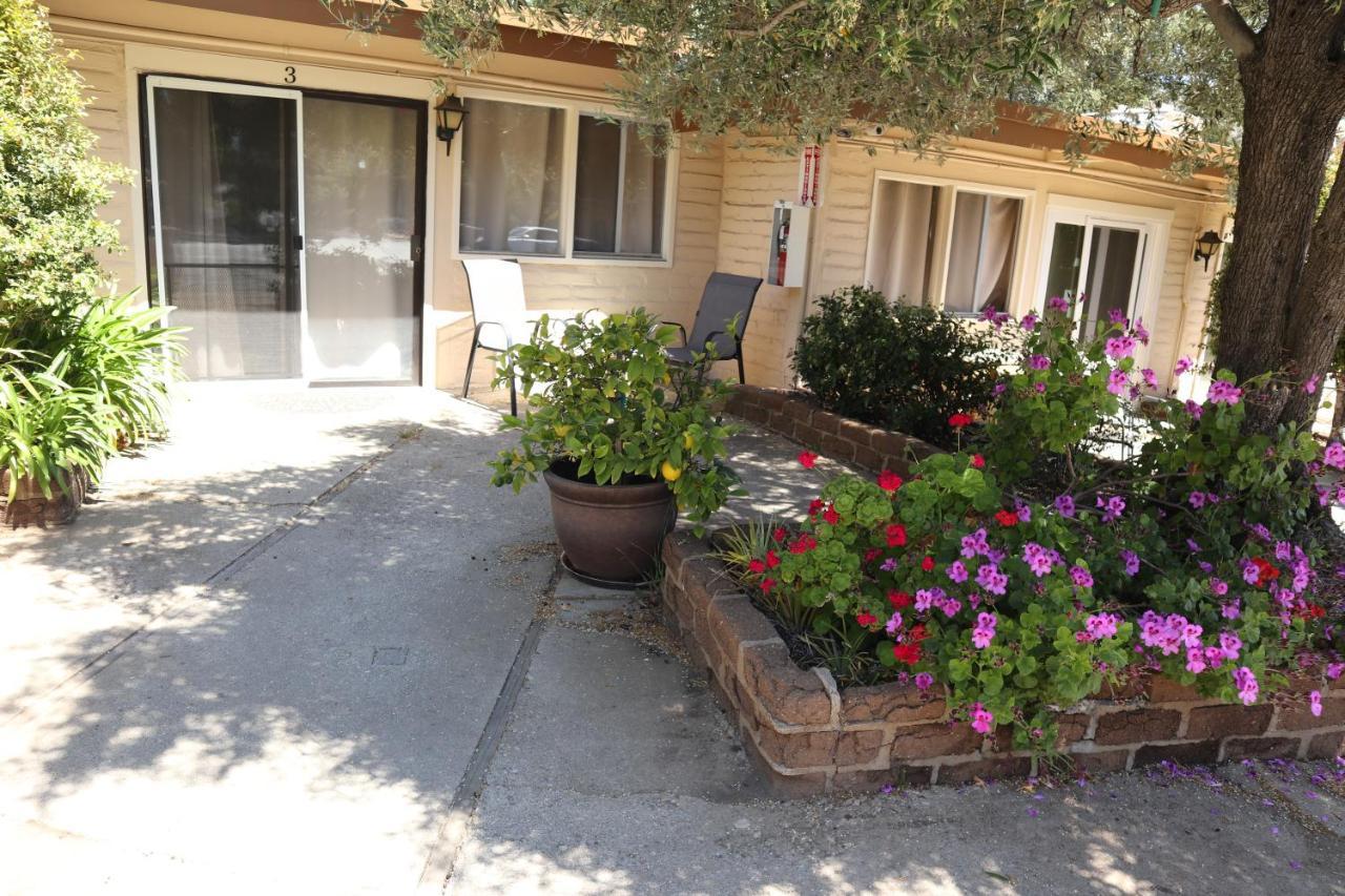 Little European Lodge Carmel Valley Exterior photo